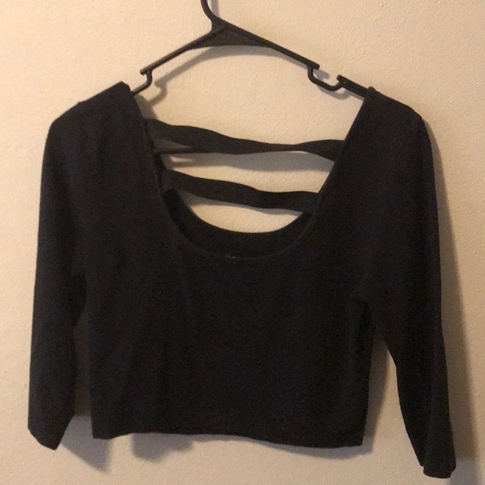 Crop top - Picture 2 of 3